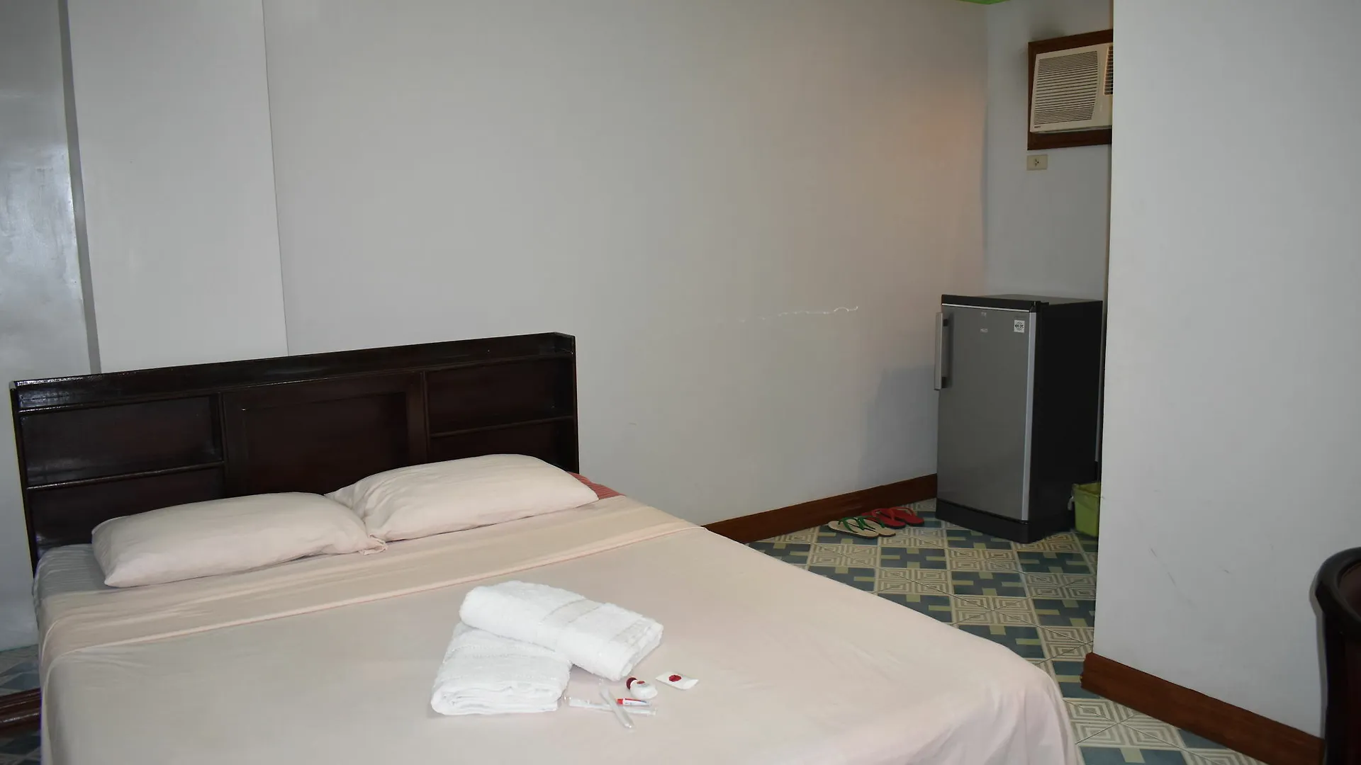 Tomobe Hotel Angeles Philippines